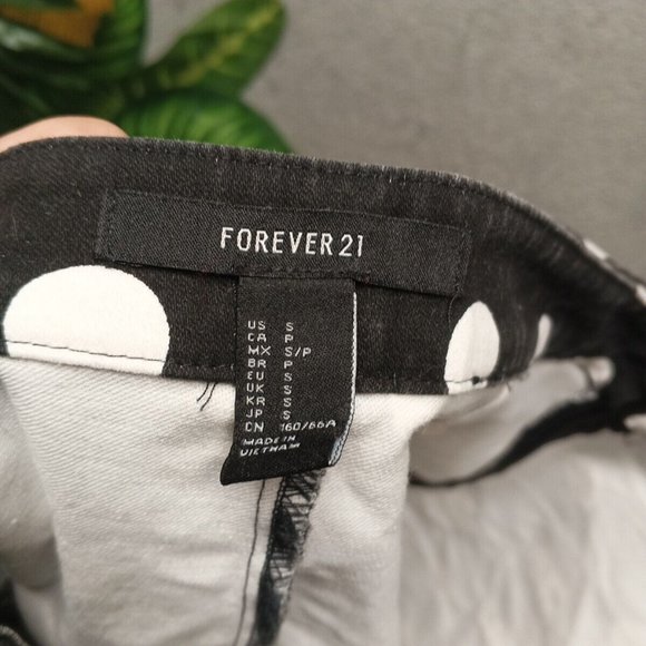 🍑FOREVER 21 Women Mini Skirt Denim Casual Polka Dots B/W Size S(W 28 in) - Picture 10 of 10